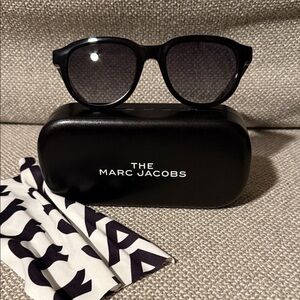 Marc Jacobs Black Sunglasses with Case and cloth